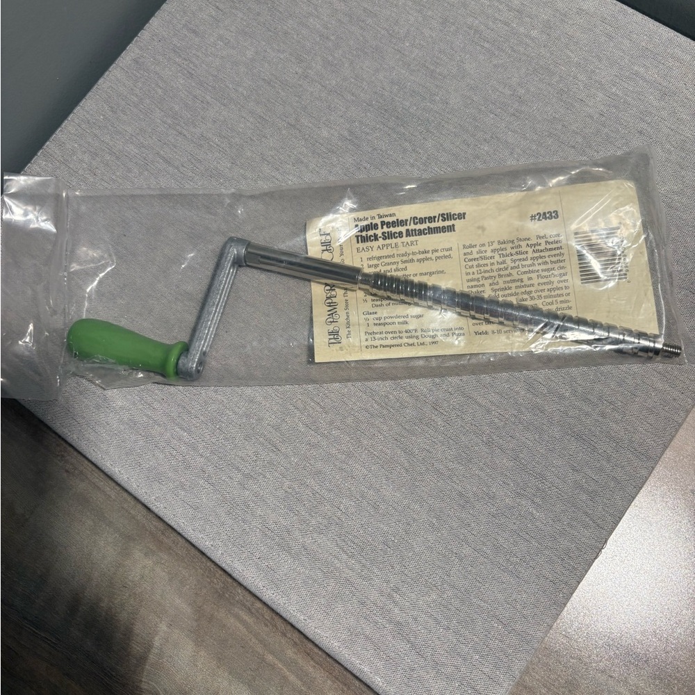 Pampered Chef Green Handle Apple Peeler Corer Thick Slicer Attachment -New!